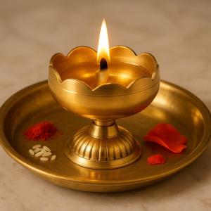 Diyas and traditional Hindu prayer lamps